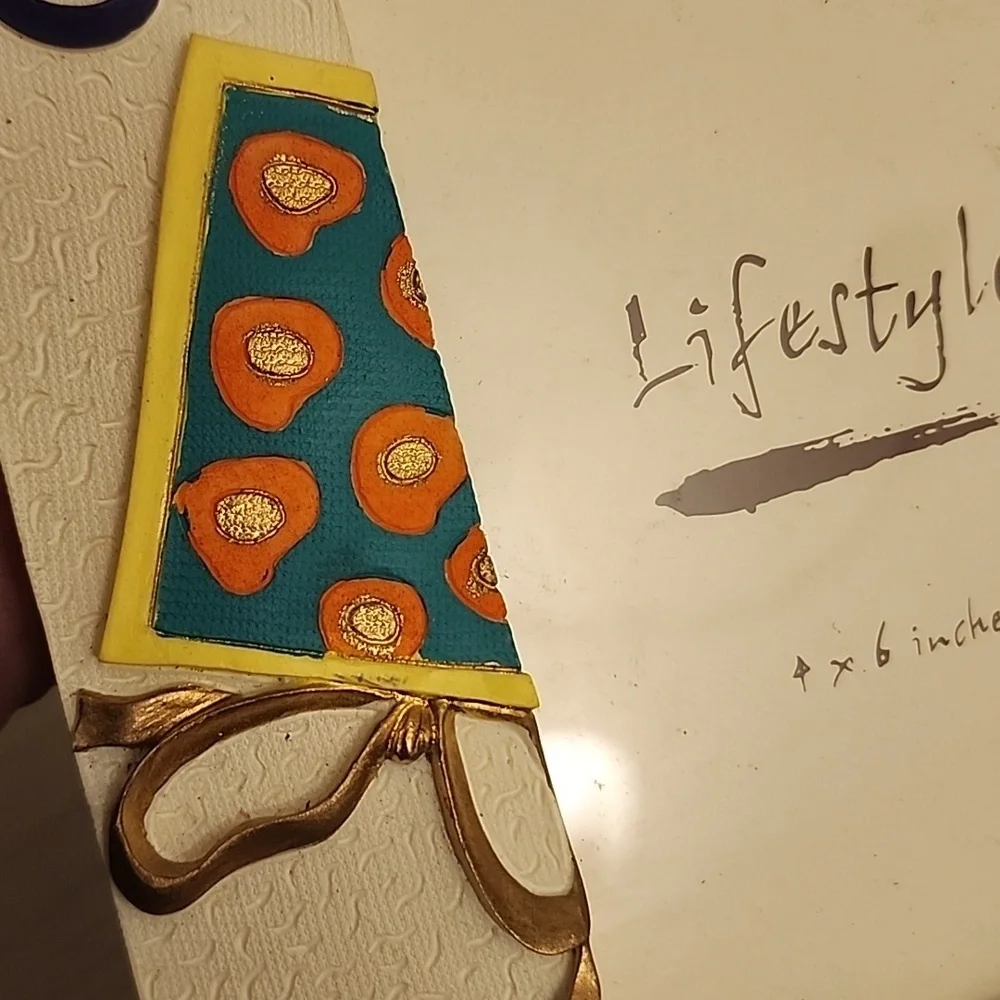 Present themed photo frame